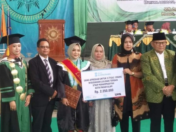 ALUMNI SMK MUHAMMADIYAH PAGARALAM MERAIH PRESTASI DENGAN LULUSAN TERBAIK DI STIKP MUHAMMADIYAH PAGARALAM