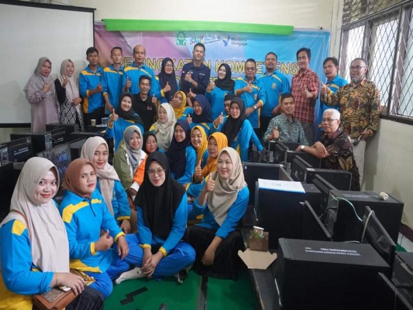 PENINGKATAN KOMPETENSI GURU DAN TENDIK SMK SELARAS DENGAN DUNIA KERJA ( UPSKILLING & RESKILLING ).
