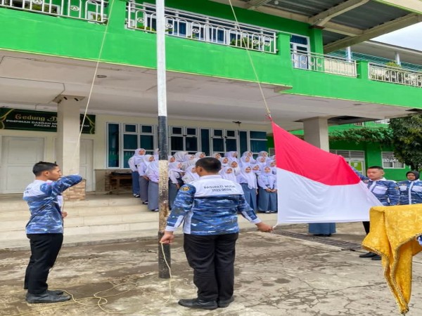 UPACARA BENDERA.