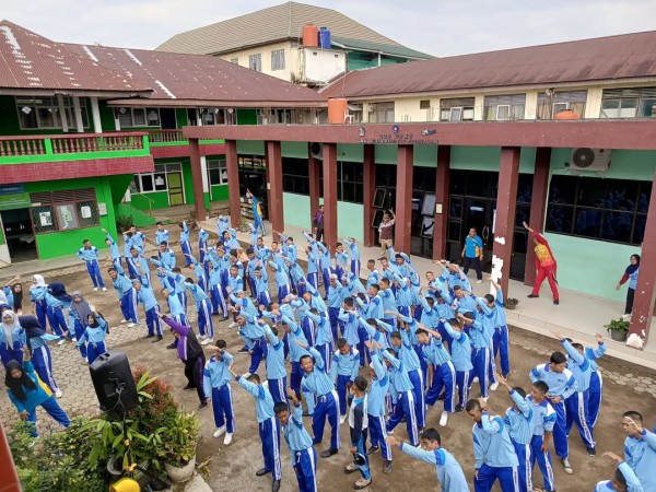 Kegiatan Senam Sehat Dan Pengembangan Diri Jurusan TBSM Dan Akuntansi