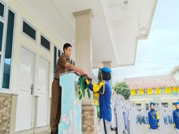 Upacara Bendera  Senin, 14/2-2022