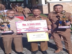 PENYERAHAN HADIAH SMK MUHAMMADIYAH JUARA 1 KARNAVAL HUT RI KE-80